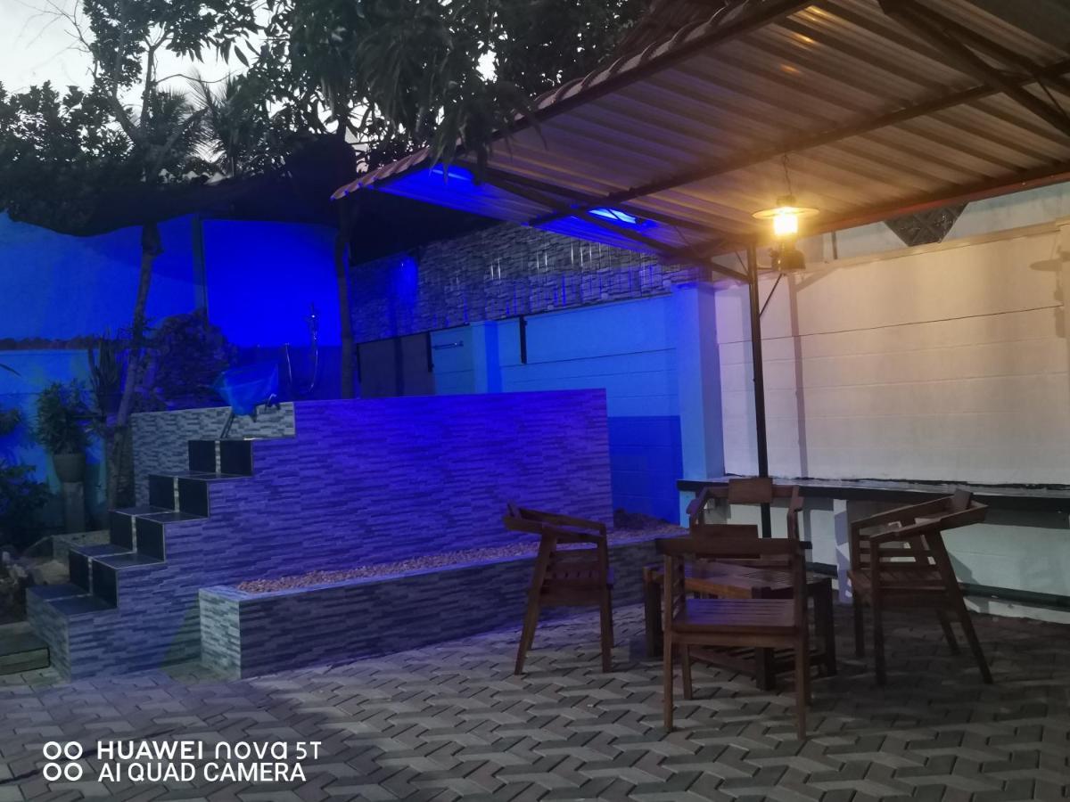 Bee Cottage Negombo Bagian luar foto