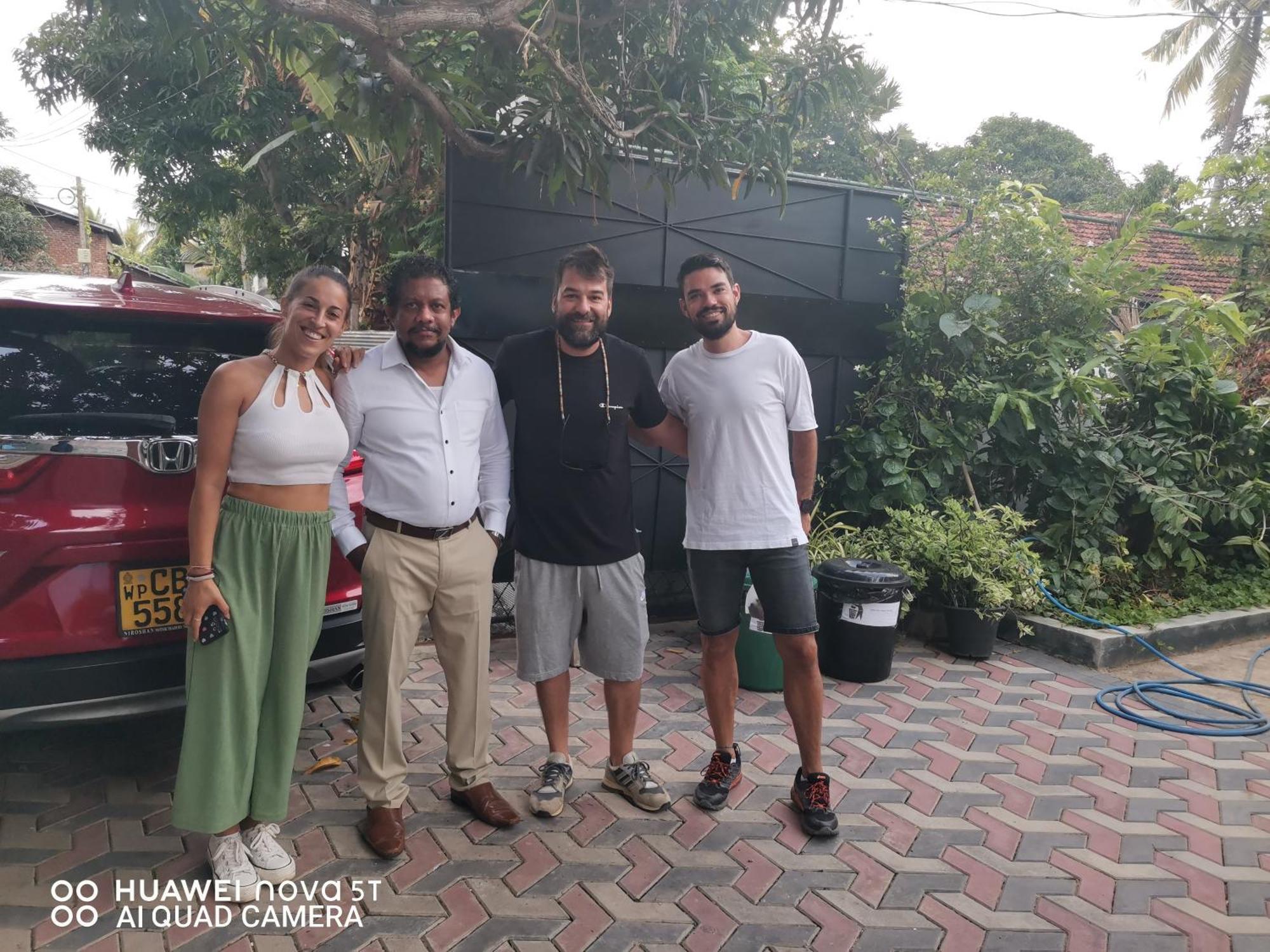 Bee Cottage Negombo Bagian luar foto