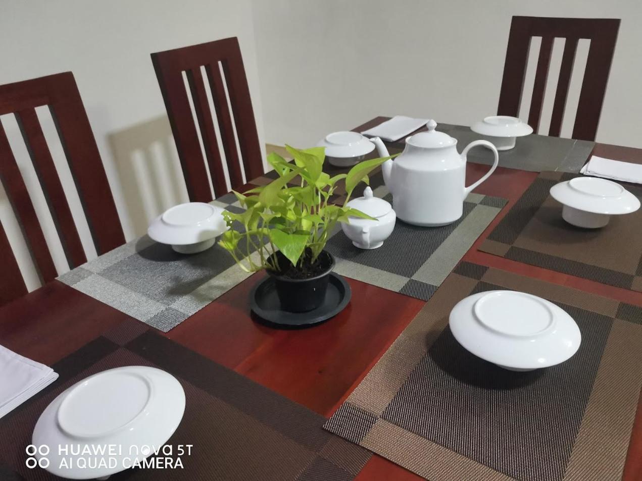 Bee Cottage Negombo Bagian luar foto