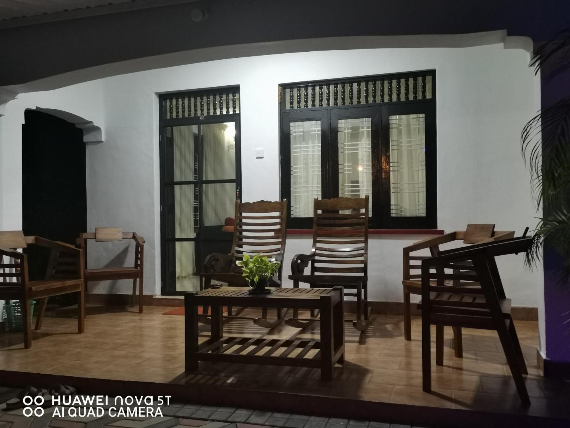Bee Cottage Negombo Bagian luar foto