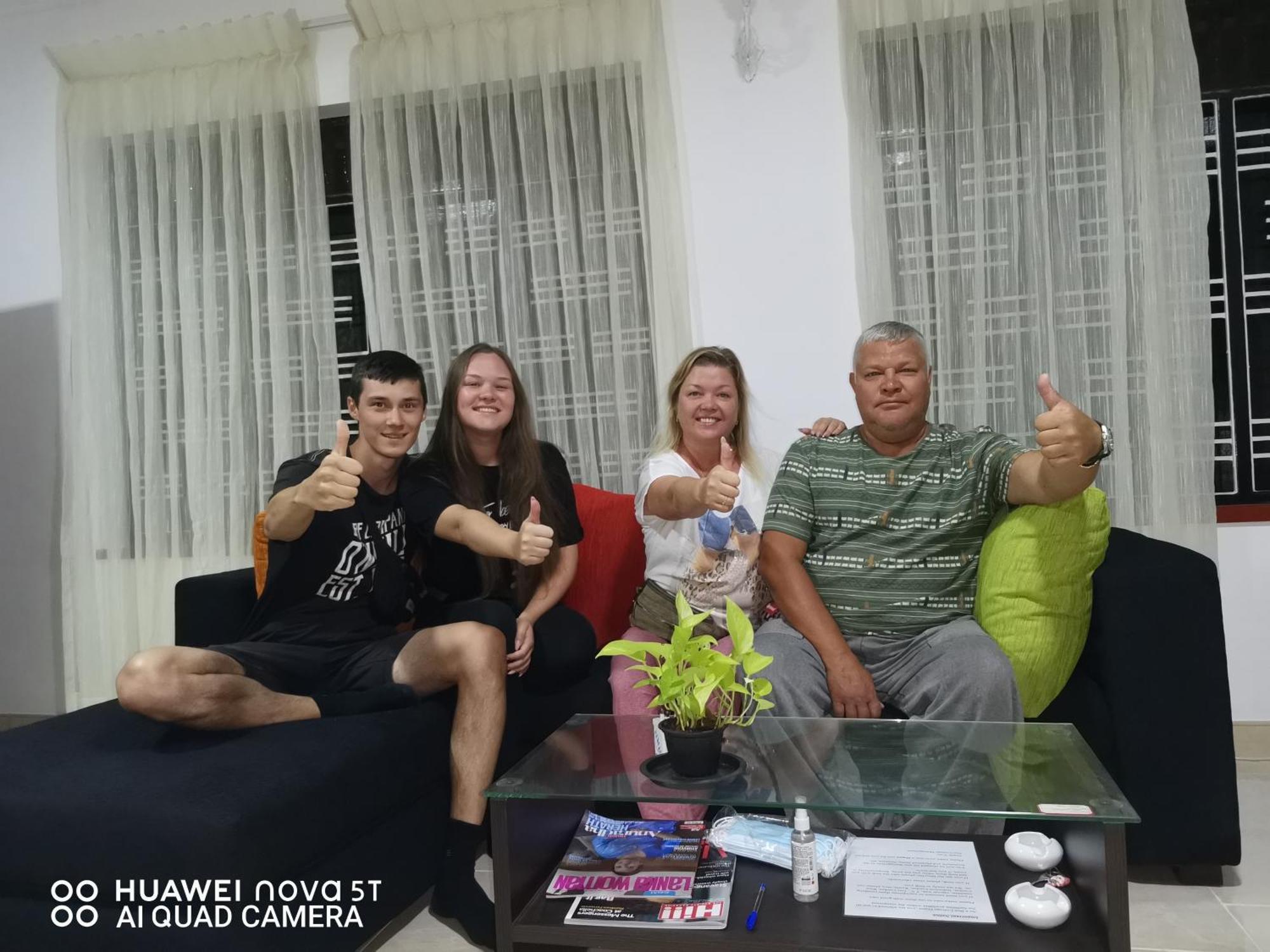 Bee Cottage Negombo Bagian luar foto